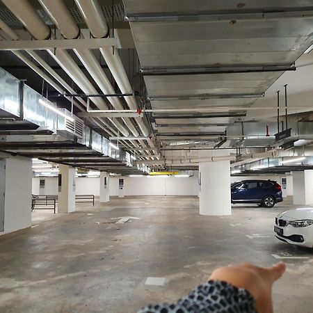 Highpark Suites At Petaling Jaya, Kelana Jaya By Plush Екстериор снимка
