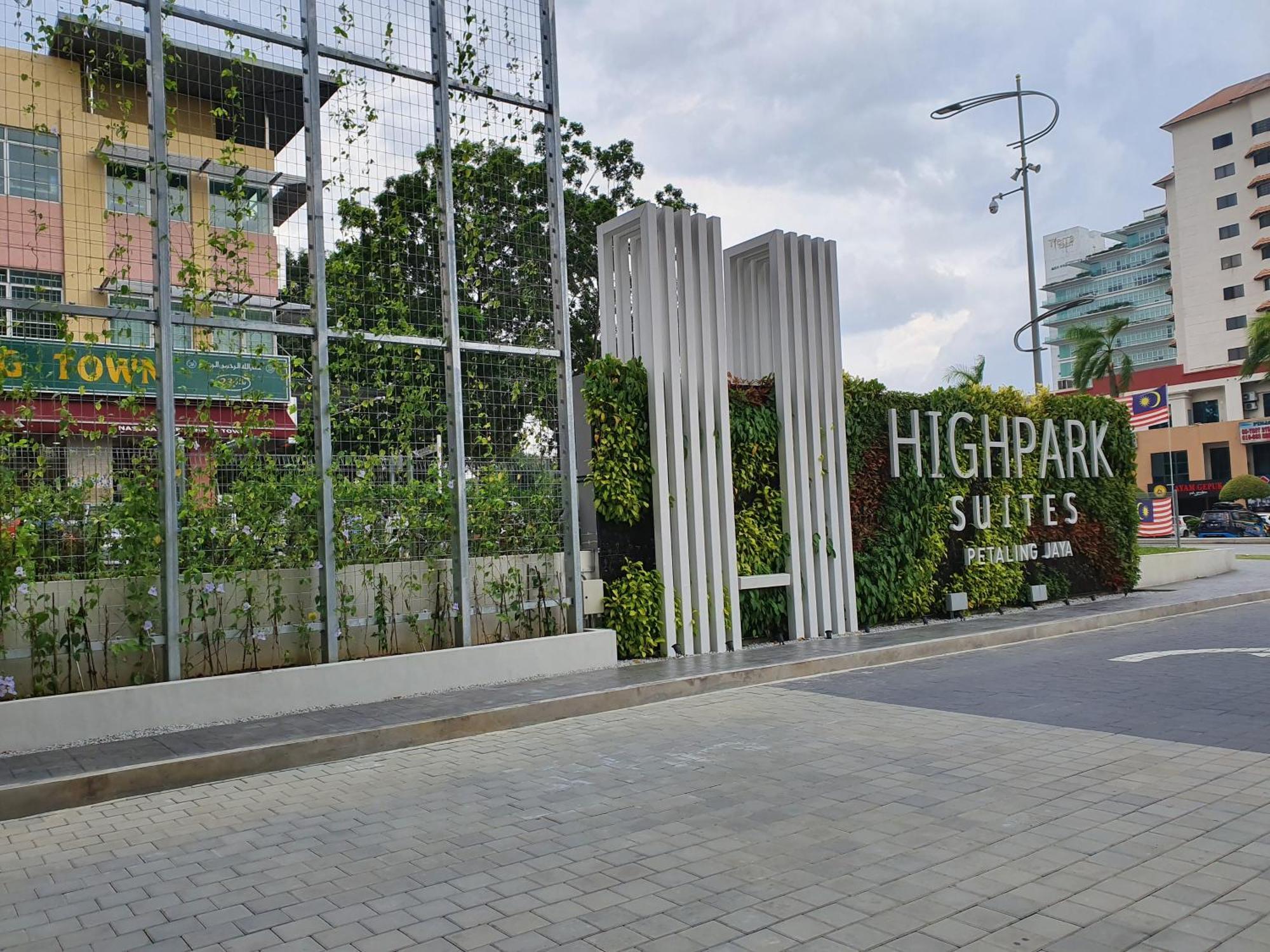 Highpark Suites At Petaling Jaya, Kelana Jaya By Plush Екстериор снимка