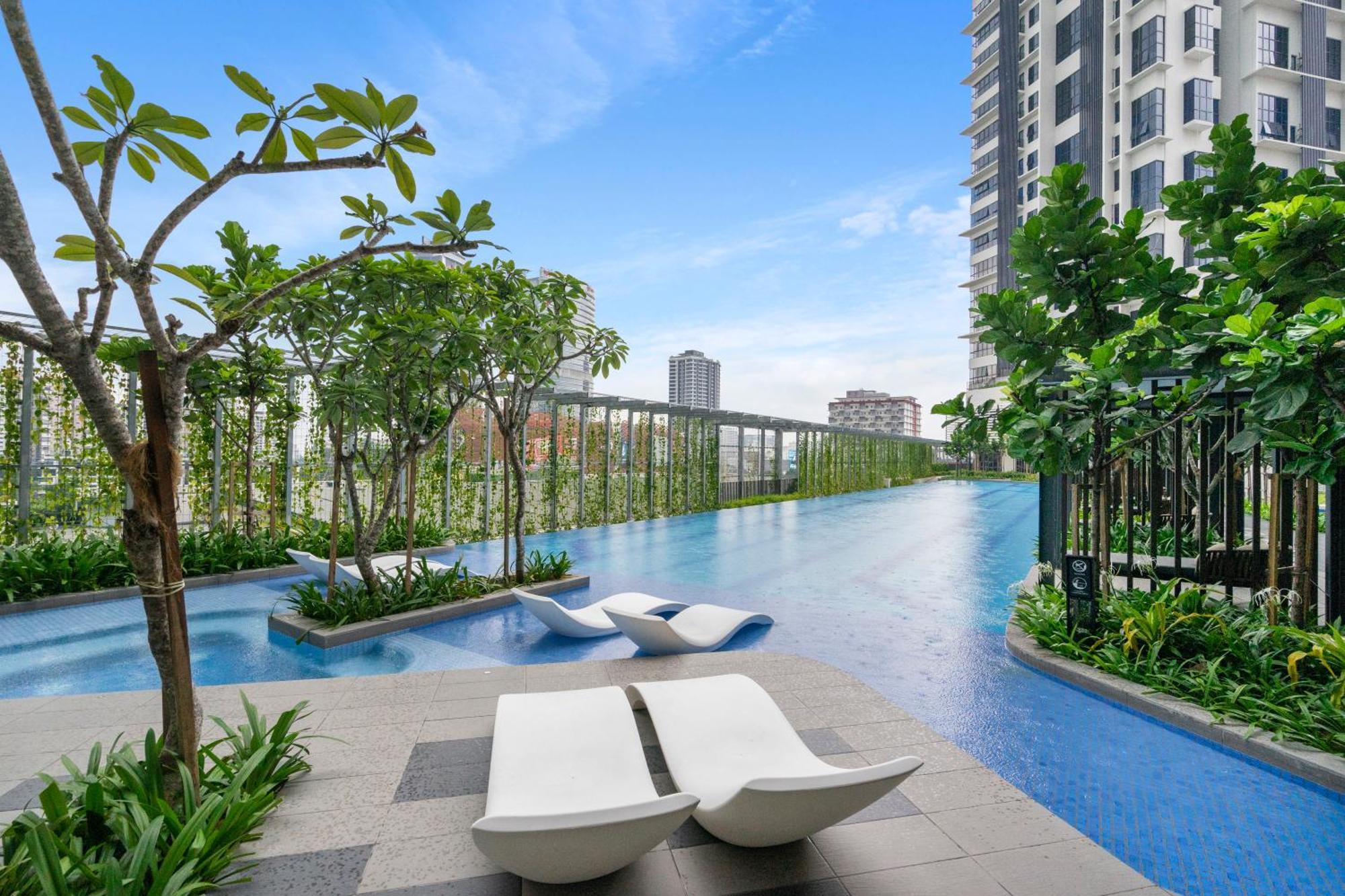 Highpark Suites At Petaling Jaya, Kelana Jaya By Plush Екстериор снимка