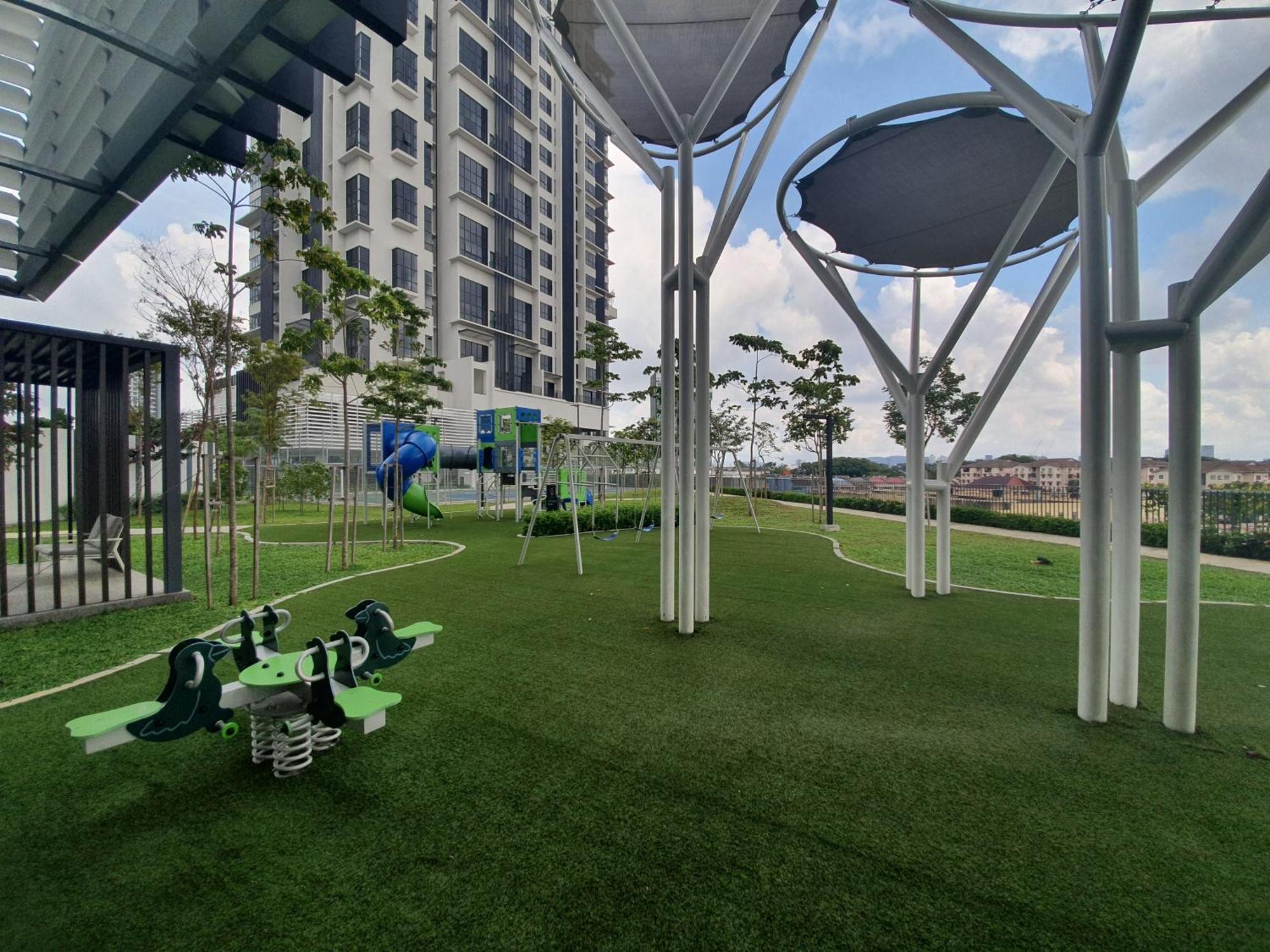 Highpark Suites At Petaling Jaya, Kelana Jaya By Plush Екстериор снимка